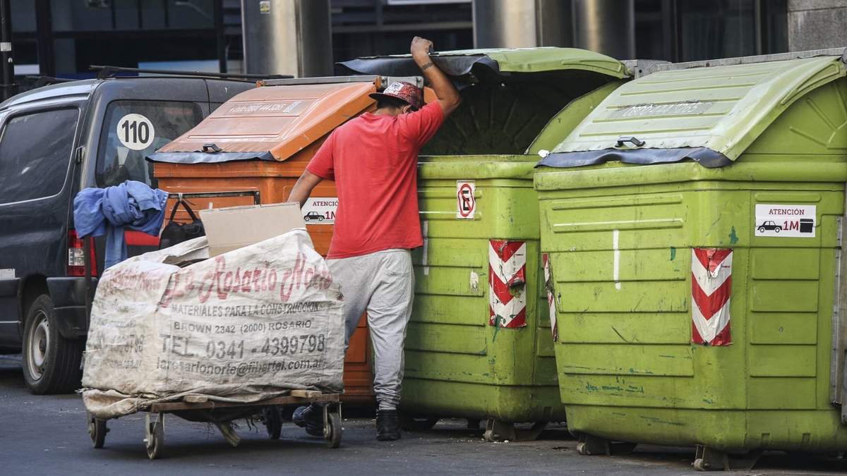 Proponen multas para quienes revisen la basura en la Ciudad de Buenos Aires. Fuente: (Twitter)