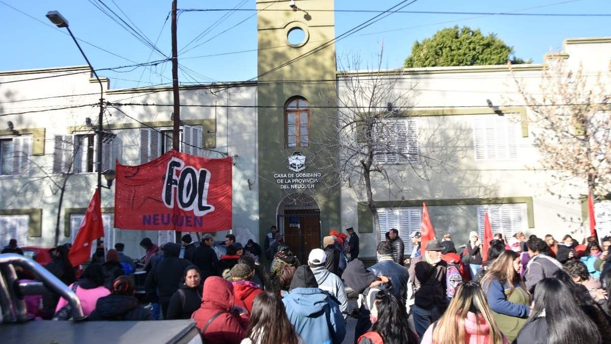 FOL desde Casa de Gobierno en Neuquén capital. Fuente: (Javier Manzano)