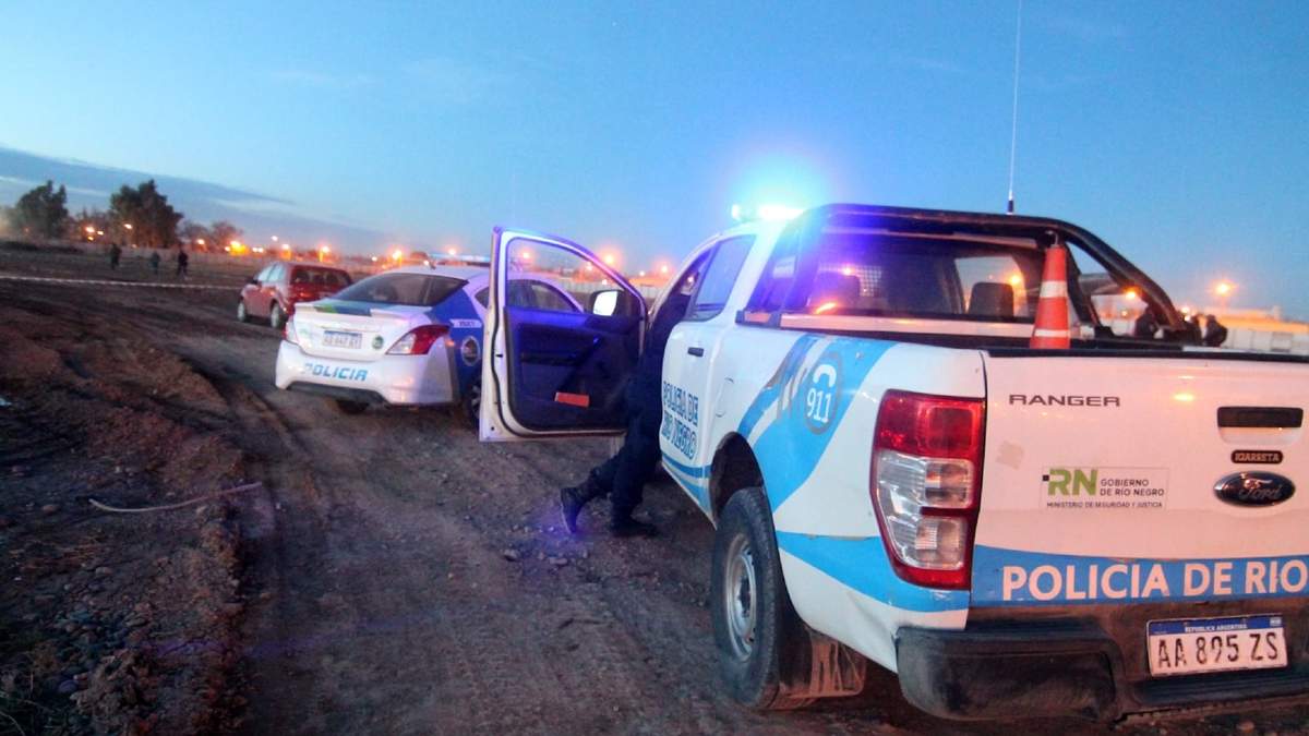 La Policía busca en Cipolletti al conductor responsable del siniestro. Fuente: (Twitter)