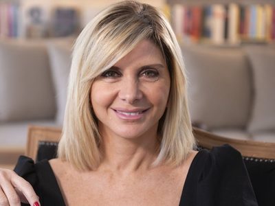 Las plantas con hojas XL y fáciles de cuidar que Débora Plager eligió para su casa