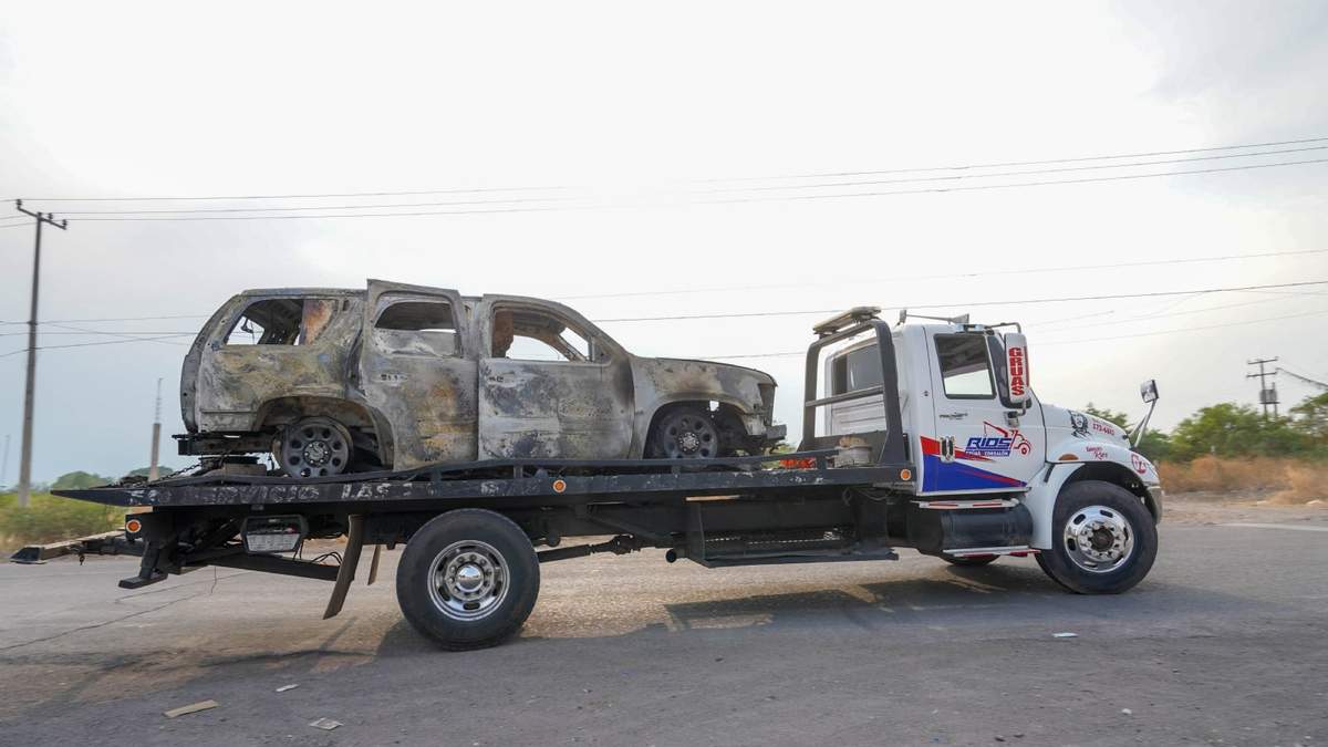 El 29 de junio último fue asesinado Hipólito Mora. En la imagen, el vehículo donde viajaba cuando fue ejecutado.