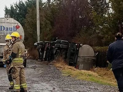 Tras el vuelco de un camión en la Ruta 22, Weretilneck reiteró el pedido del traspaso de la ruta a las provincia de Río Negro y Neuquén