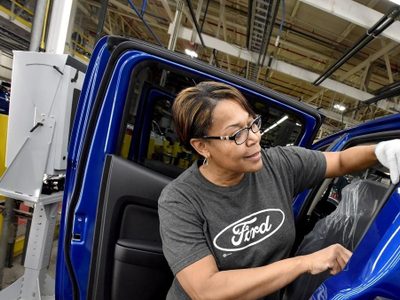 Ford reporta fallas en ventiladores de 200 mil camionetas