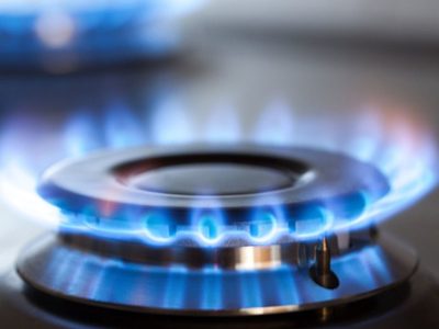 El Gobierno congelará las tarifas de luz y gas hasta noviembre en todo el país para ciertos usuarios
