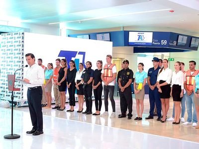México acredita 'crecimiento económico y mayor consumo”, presume Peña en Cancún