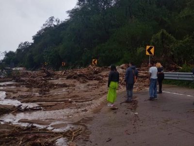 Reabren la Autopista del Sol; dan prioridad a vehículos de emergencia