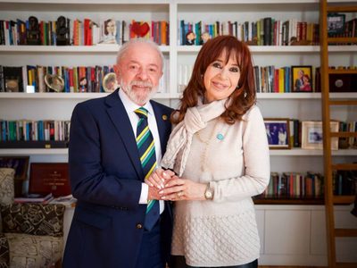 Cristina Kirchner cargó contra Milei tras recibir Lula