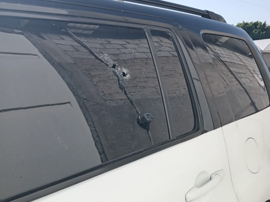 Camioneta de Juan Sandoval Martínez baleada