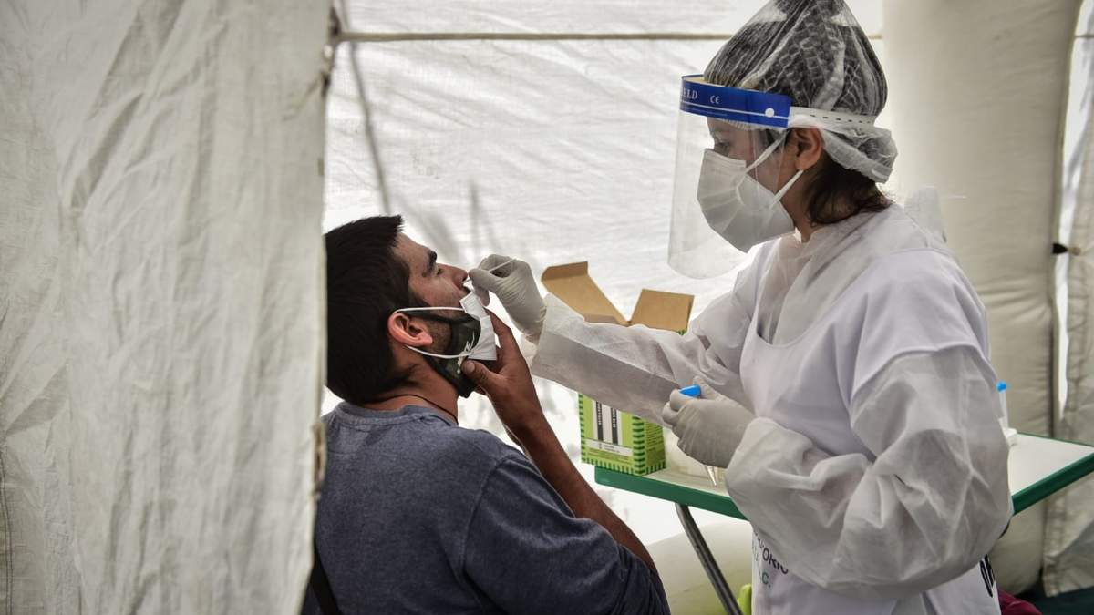 Se analizaron 278.900 muestras en los laboratorios públicos. Fuente: (Twitter)