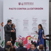Brugada firma Pacto contra la Extorsión; se busca “romper el silencio”