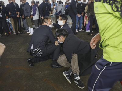 Japón: explosión en visita del premier a un puerto