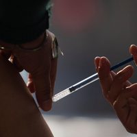 Nuevo León contempla pedir el certificado de vacunación contra covid-19