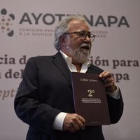 Encinas presenta informe de Ayotzinapa e implica a García Harfuch en la "verdad histórica"