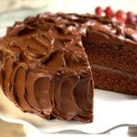 Torta Nesquik: chocolatosa, húmeda y súper cremosa, una receta que no falla para el finde