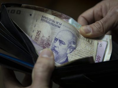 El Gobierno adelantó la suba en un 35% del salario mínimo