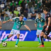 León aprovecha los errores del Atlas y saca ventaja en el partido de ida de la final