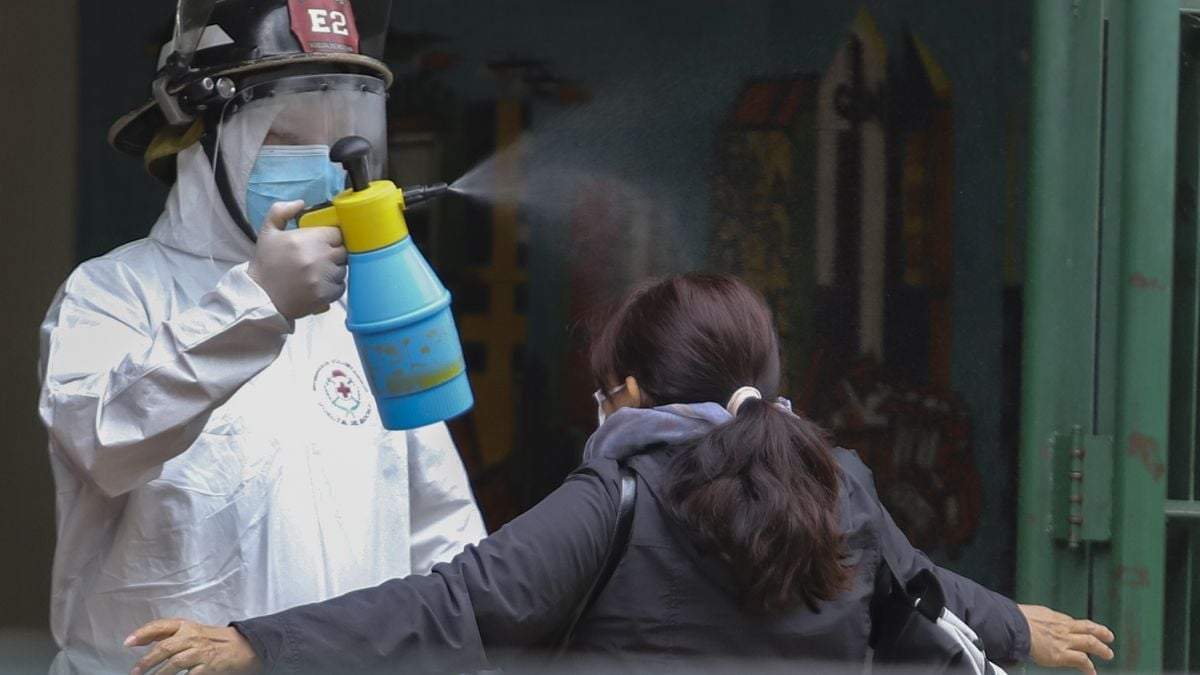 Leve baja en los contagios de coronavirus. Fuente: (Twitter)