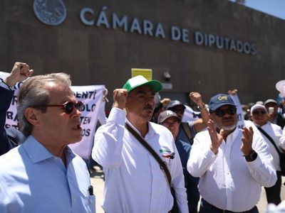 Diputados aprueban por unanimidad la reforma para prohibir las “pensiones doradas”
