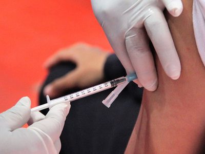 Continúan activos los dispositivos de vacunación contra el COVID 19