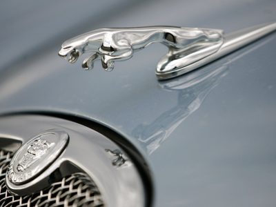 El nuevo logo de Jaguar causa revuelo en redes sociales (Video)