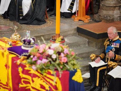 Reino Unido despide a su reina con un solemne funeral y ante 2 mil invitados