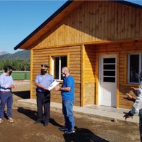 Moquehue: entregaron una vivienda institucional para personal policial