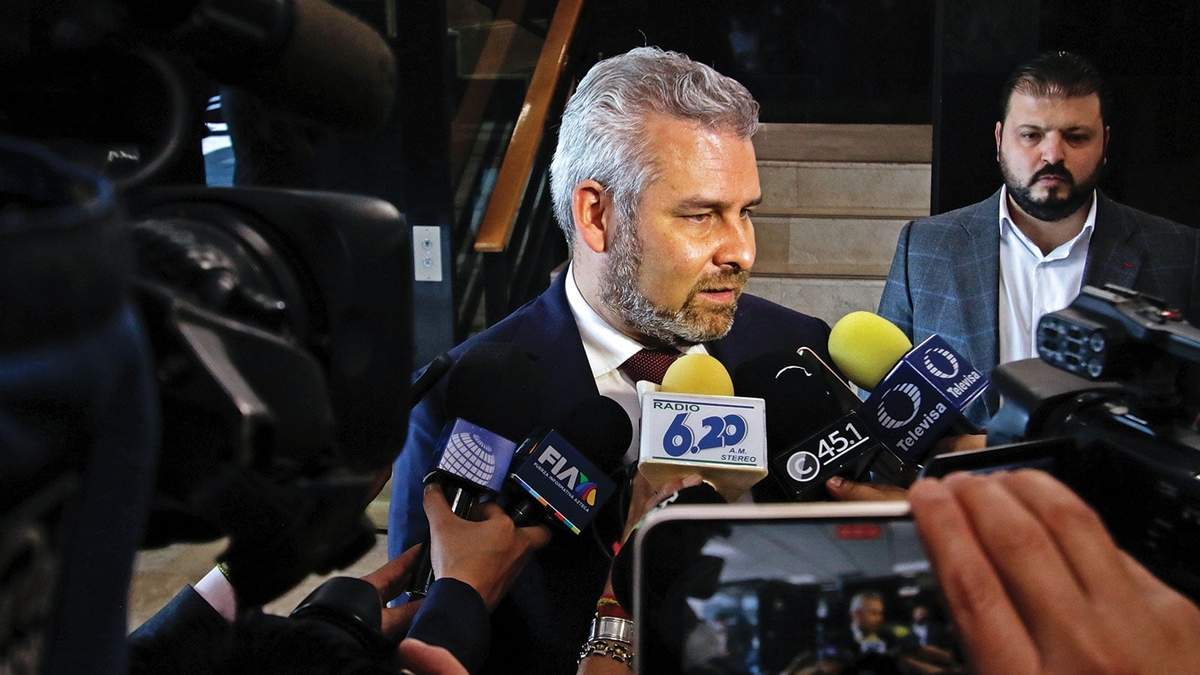 Ramírez Bedolla. Negación