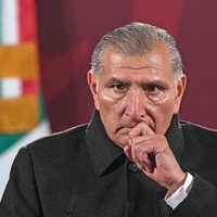 Adán Augusto López: Un “precandidato” que arenga, pero no entusiasma