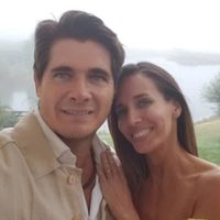 Guillermo Andino y Carolina Prat tienen las plantas enormes perfectas para el borde de la pileta