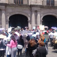 A puerta cerrada y pese a las protestas, el Congreso del Edomex avala transformar las pensiones en Afores
