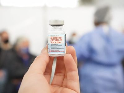 Llegaron 16.800 dosis de Moderna a Neuquén