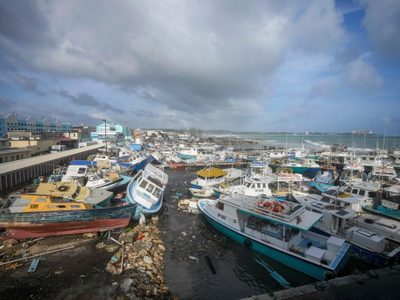 Beryl, el poderoso huracán que devastó el sureste del Caribe y ahora acecha a Jamaica