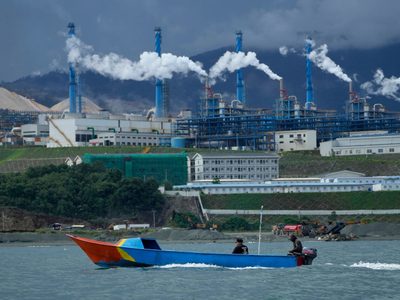 Indonesia endurece el control del níquel mientras EU y China buscan minerales críticos