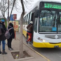 El boleto de colectivo en Neuquén subió a $81,70