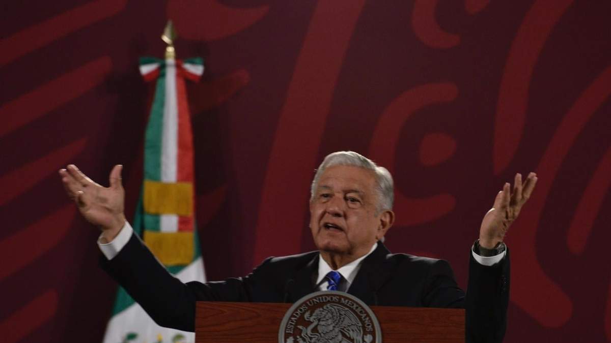 López Obrador habló de a una temporada natural de “zopilotes”