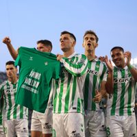 Gran gesto de Giovani Lo Celso: el regalo especial a un fanático que emocionó a todos en Betis