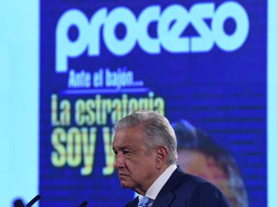 AMLO reprocha a Proceso que mantenga un periodismo "distante completamente del poder"
