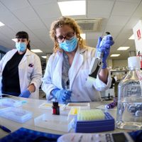 Un grupo de científicos encontró que hay ciertas personas que pueden ser inmunes al coronavirus