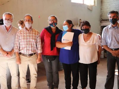 Neuquén Capital: setenta familias de Gran Neuquén Norte recibieron la tenencia de sus terrenos
