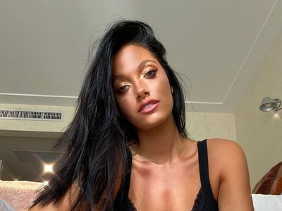 Frente al espejo: la foto de Oriana Sabatini  que sorprendió a sus fans