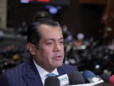 Gutiérrez Luna desiste de su queja contra consejeros del INE