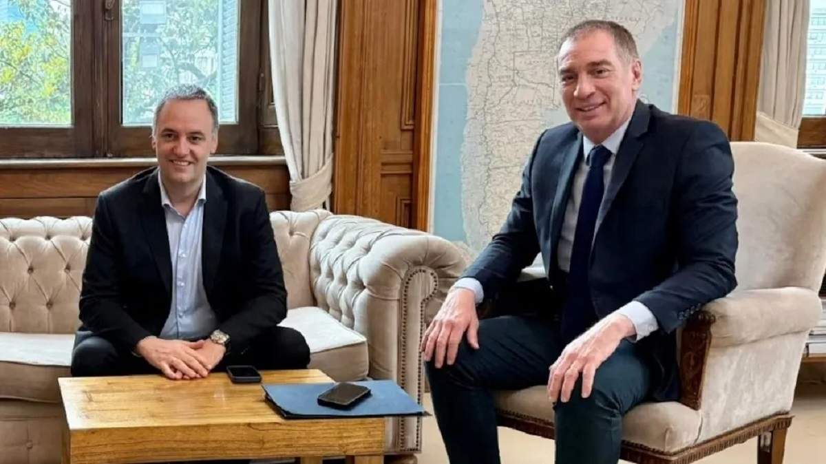 Manuel Adorni y Diego Santilli. Fuente: (Instagram)