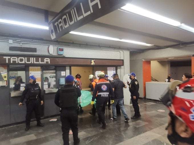 El Metro informó que presuntamente la persona se arrojó a as vías