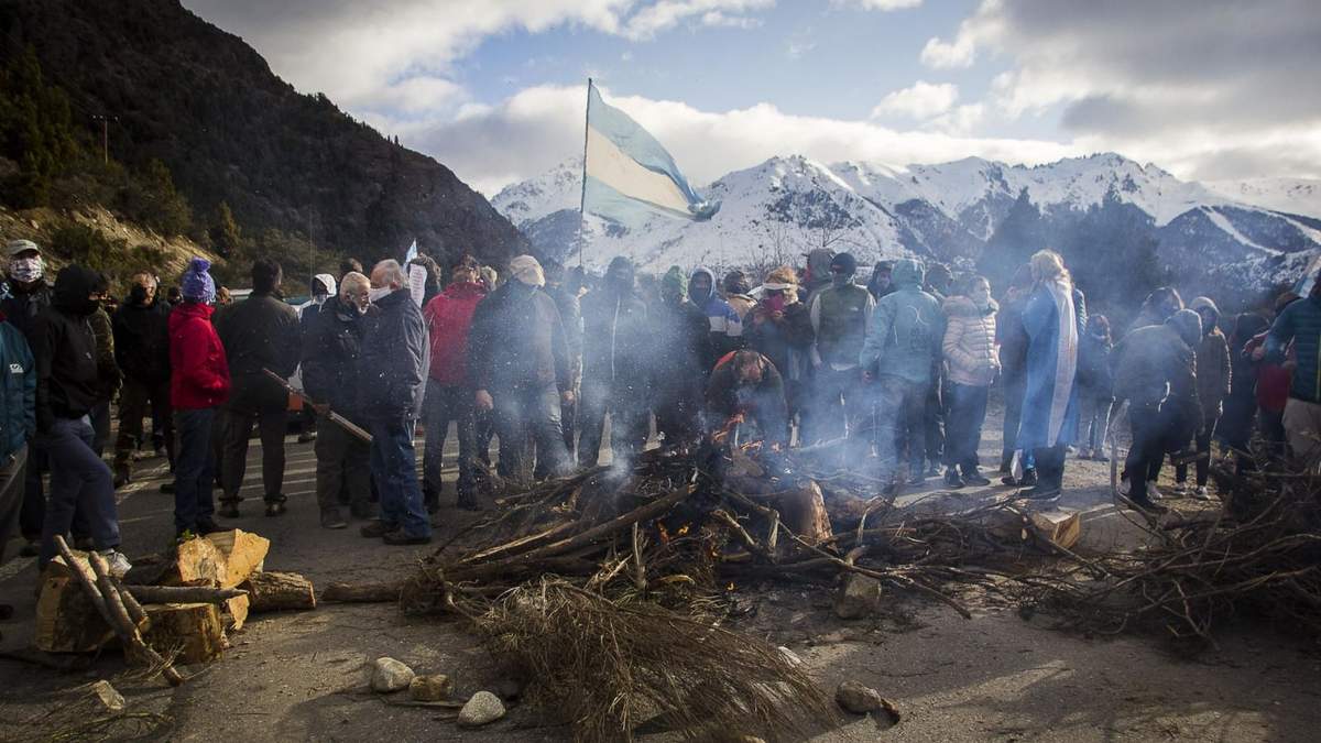 Los vecinos de Villa Mascardi organizaron una marcha para este sábado. Fuente: (Twitter)