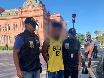 Argentina: hombre armado con un machete intentó entrar a la residencia de Milei