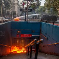 El alza a la tarifa del Metro detona el estallido social en Chile