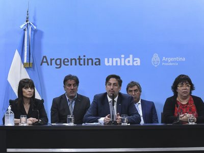 Medidas duras contra el coronavirus: Trotta explicó cómo paliar la suspensión de clases