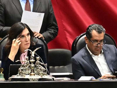 Kenia López solicitará detener la queja contra consejeros del INE por revocación de mandato