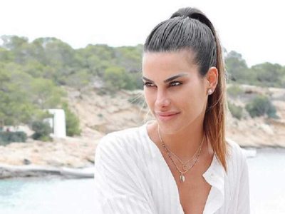 Carla Barber le toca el rostro a su “suegrastra” y genera un boom en las redes