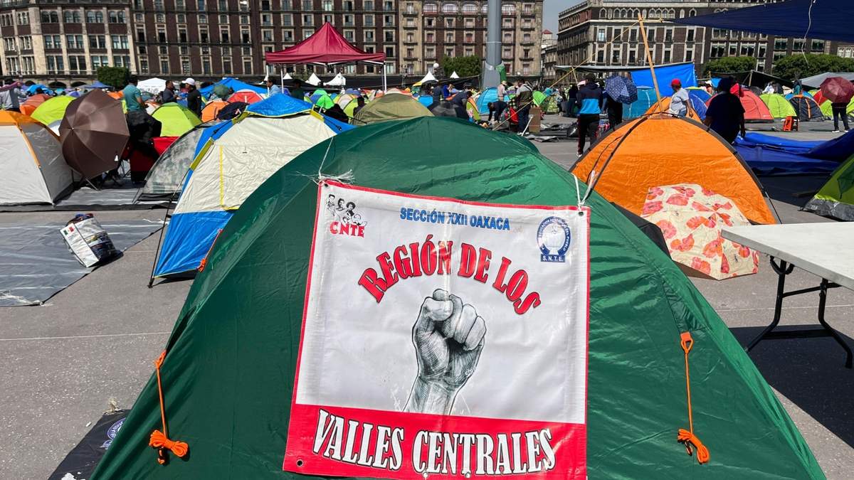 La CNTE. Protesta contra el impuesto extra impulsado por el director del ISSSTE